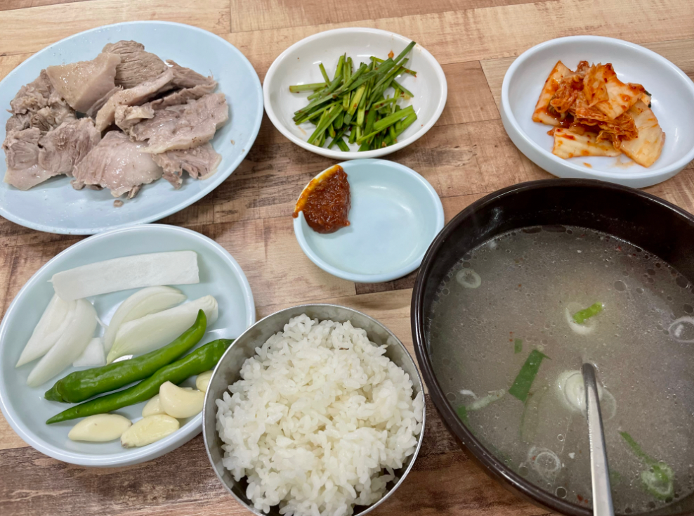60-year-old Halmae Dwaeji-gukbap preview